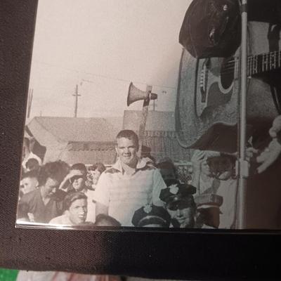 METAL ELVIS SIGN AND A 8 X 10 PHOTO