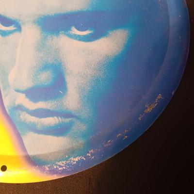 2 METAL ELVIS SIGNS