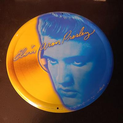 2 METAL ELVIS SIGNS