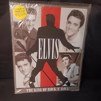 2 METAL ELVIS SIGNS