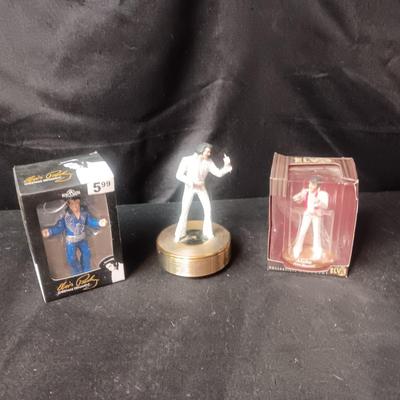 2 ORNAMENTS AND A ROTATING MUSICAL ELVIS