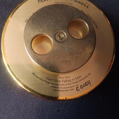 2 ORNAMENTS AND A ROTATING MUSICAL ELVIS