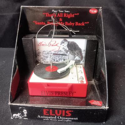 ELVIS ILLUMINATING MUSICAL ORNAMENT AND COFFEE MUG