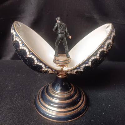 MUSICAL ELVIS PORCELAIN EGG "DON'T BE CRUEL"