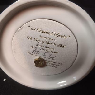 MUSICAL ELVIS PORCELAIN EGG "DON'T BE CRUEL"