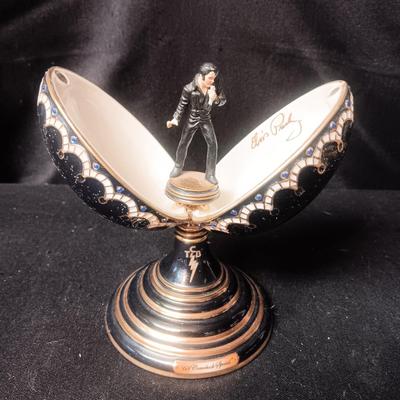 MUSICAL ELVIS PORCELAIN EGG "DON'T BE CRUEL"