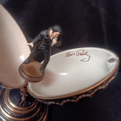 MUSICAL ELVIS PORCELAIN EGG "DON'T BE CRUEL"