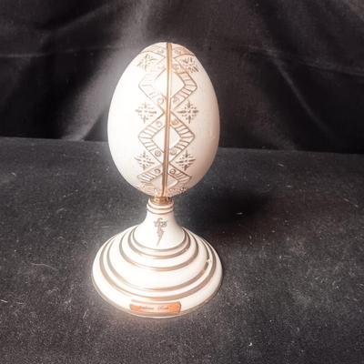 MUSICAL ELVIS PORCELAIN EGG "JAILHOUSE ROCK"