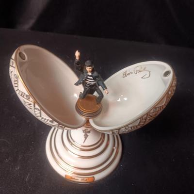 MUSICAL ELVIS PORCELAIN EGG "JAILHOUSE ROCK"