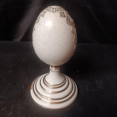 MUSICAL ELVIS PORCELAIN EGG "JAILHOUSE ROCK"