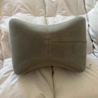 2 Neck Supports