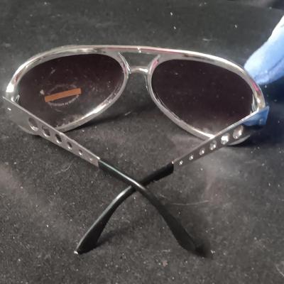 ELVIS BEAR, KEYCHAIN, MAGNET, SOUVENIR SPOON & ELVIS LIKE GLASSES