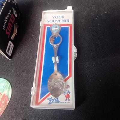 ELVIS BEAR, KEYCHAIN, MAGNET, SOUVENIR SPOON & ELVIS LIKE GLASSES