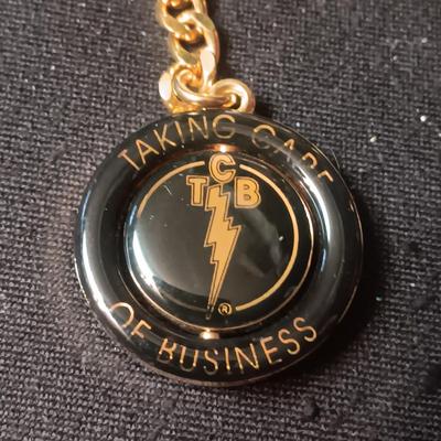 ELVIS TINS, KEYCHAIN, PHOTO AND MORE