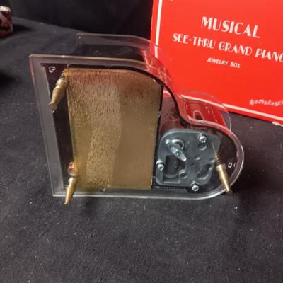 MUSICAL GRAND PIANO AND ILLUMINATED MUSICAL ORNAMENT