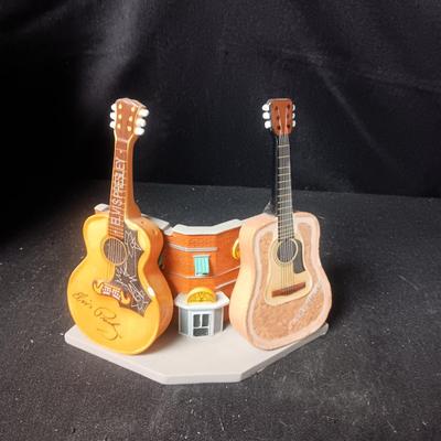 ELVIS PRESLEY SALT AND PEPPER SET