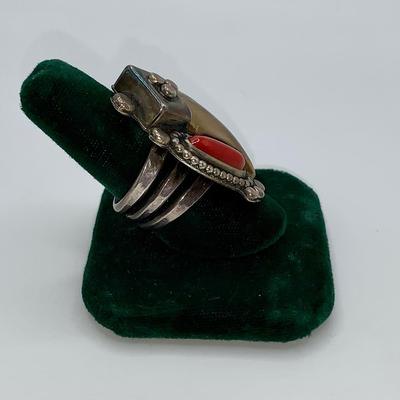 Vintage Native American Pawn Silver, Coral, and Bear Claw Ring