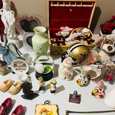 60+ Piece Variety Table