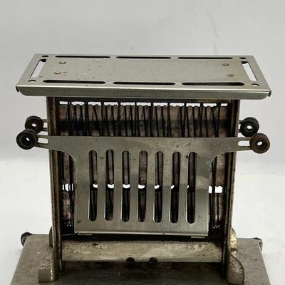 Universal Landers Frary & Clark toaster 1915 2 sided