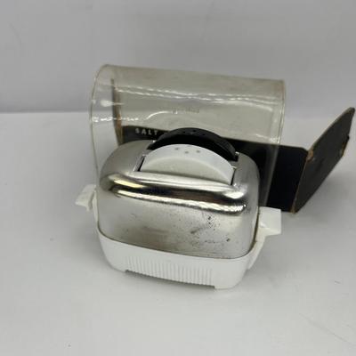 Mini Toaster pop up salt and pepper set