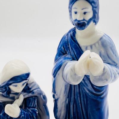 DELFT HOLLAND Manger Figurine