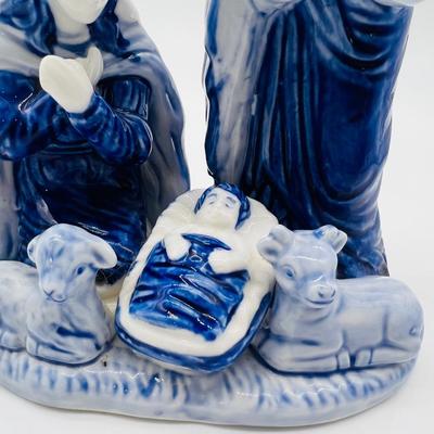 DELFT HOLLAND Manger Figurine