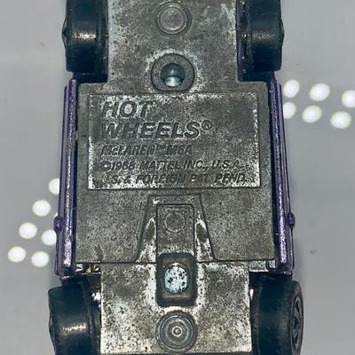 1968 Redline Hot Wheels McLaren in Purple