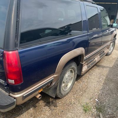 F1-1995 Chevy Suburban