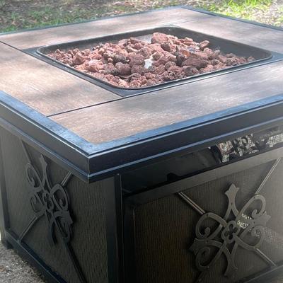 HAMPTON BAY Fire Pit With Propane