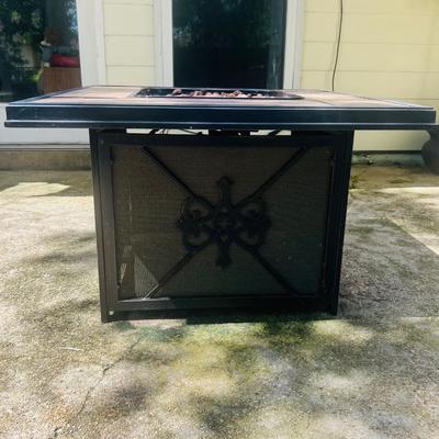 HAMPTON BAY Fire Pit With Propane