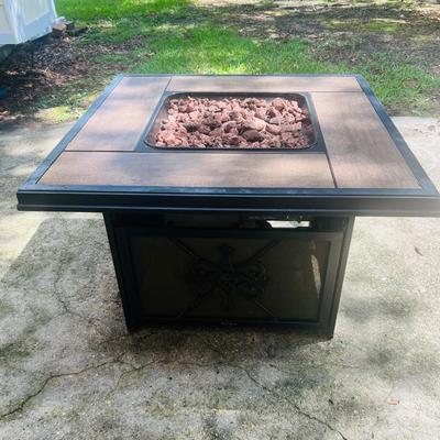 HAMPTON BAY Fire Pit With Propane