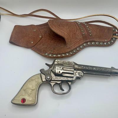 1930’s The Sheriff Cast Iron Cap Pistol W/Leather Holster
