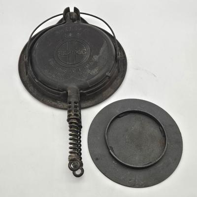 Grizwold #8 Cast Iron Waffle Maker