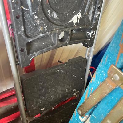 M32-6’ Werner Ladder and step stool