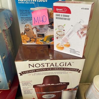 M40-ice cream machine plus extras