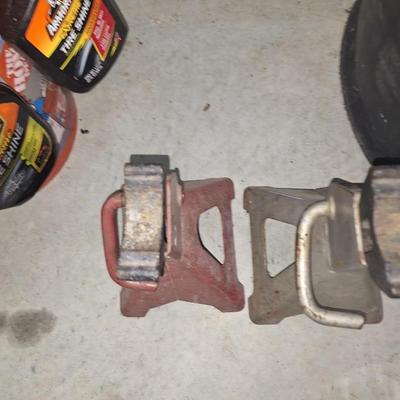 2 Car Jacks