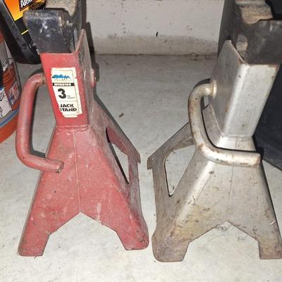 2 Car Jacks