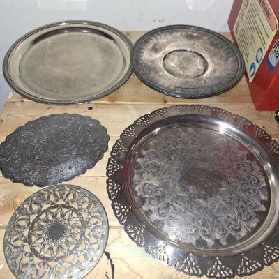 5pc plated trivet and platter lot