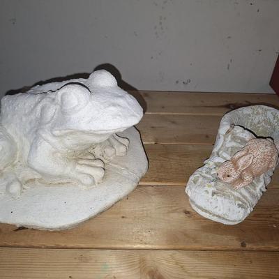 2 Concrete yard decor