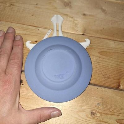Wedgwood PLatye w/ Stand