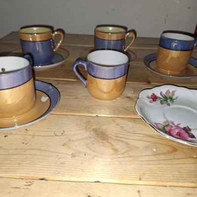 Lusterware set with bonus plate