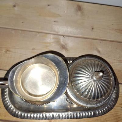 Silverplated Sugar& Creamer w/ Underplate