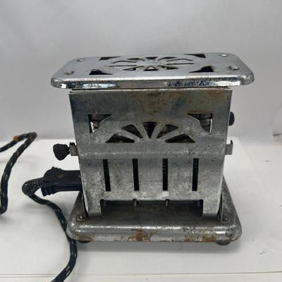 Antique Universal Toaster Electric Kitchen Appliance Chrome