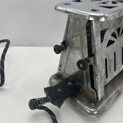 Antique Universal Toaster Electric Kitchen Appliance Chrome