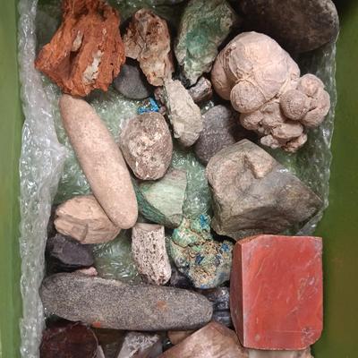 SMALL - MEDIUM SIZE ROCKS (1)