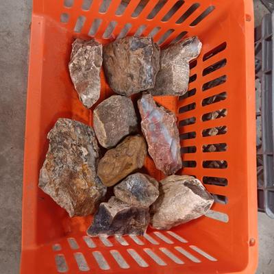 MEDIUM SIZE ROCKS (6)