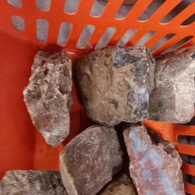 MEDIUM SIZE ROCKS (6)