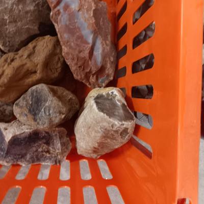 MEDIUM SIZE ROCKS (6)