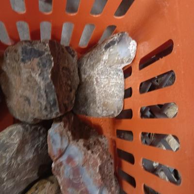 MEDIUM SIZE ROCKS (6)