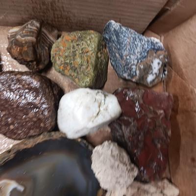 MEDIUM - LARGE ROCKS (2)